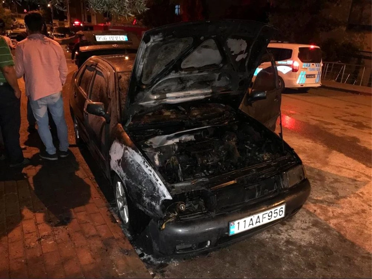 Son dakika haberleri | Park halindeki otomobilde çıkan yangında araç kullanılmaz hale geldi