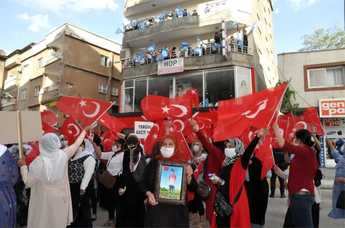 Şırnak annelerinin HDP önündeki eylemi 4\'üncü haftasında