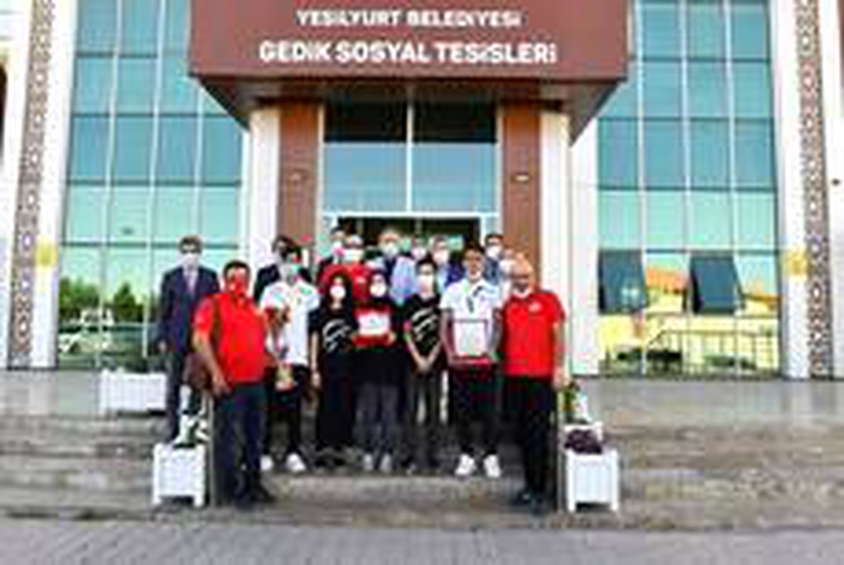Teknofest2020\'nin birincilerine ziyaret