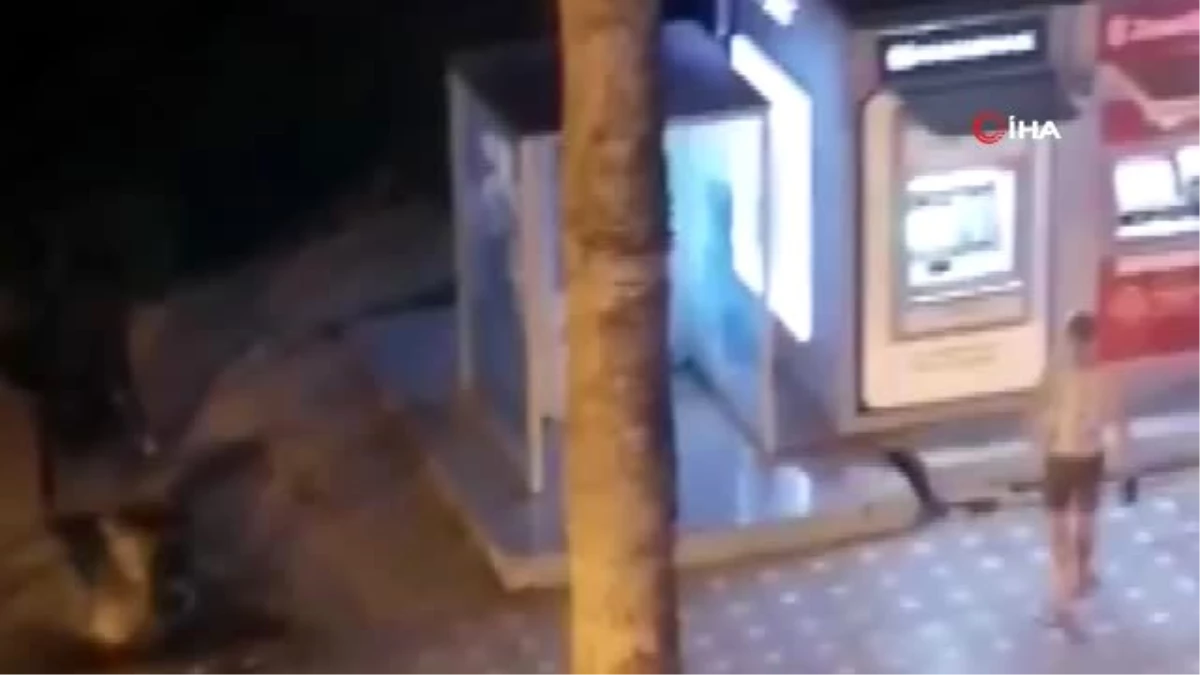 Son dakika haber... Alkollü turistin ATM ile imtihanı kamerada