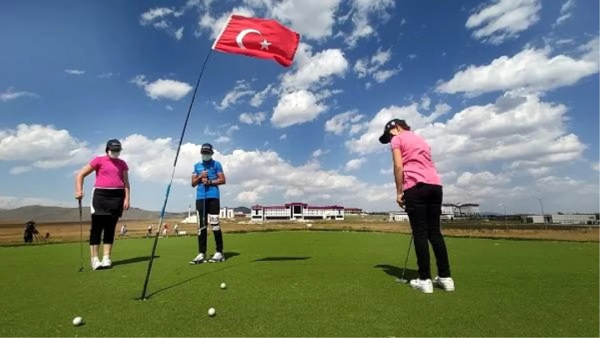 Ardahanlı golfçü çocuklar artık profesyonel sahada oynuyor