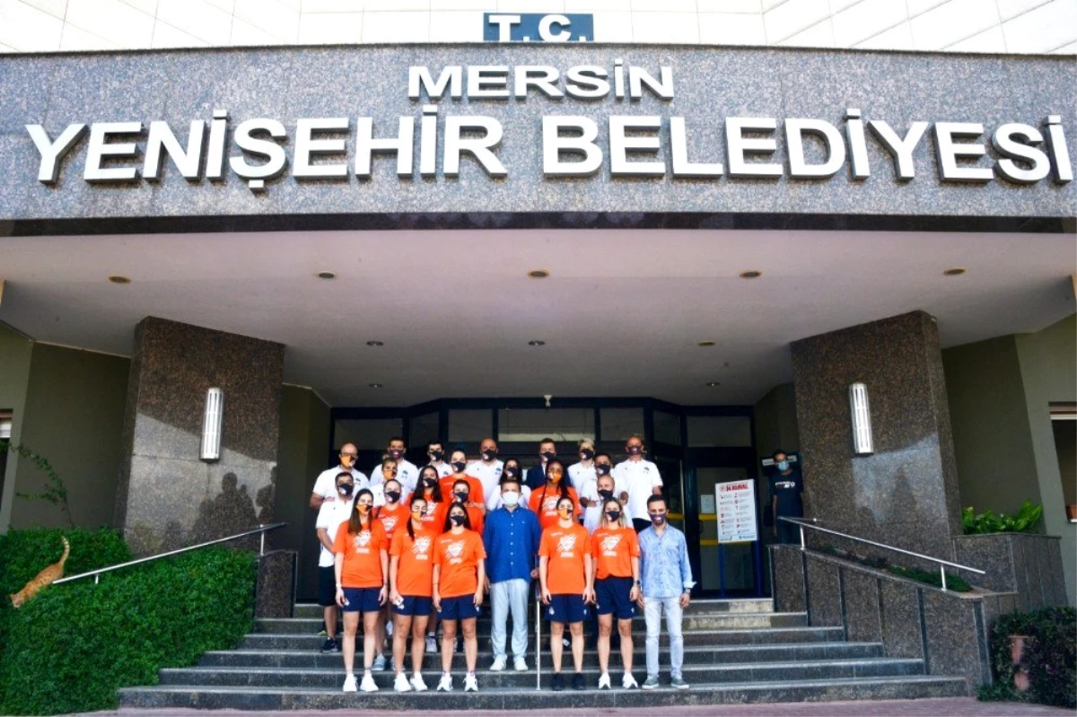 Başkan Özyiğit, ÇBK Yenişehir Belediyesi sporcularını kutladı