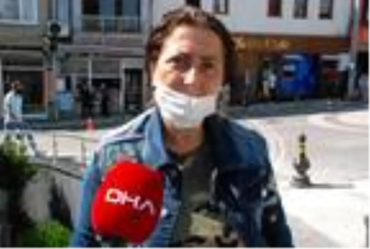 Ölü doğan 4 yavru köpeği kalp masajı yaparak hayata döndürdü