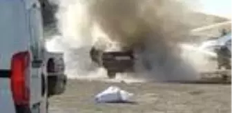 Park halindeki otomobil, alev alev yandı