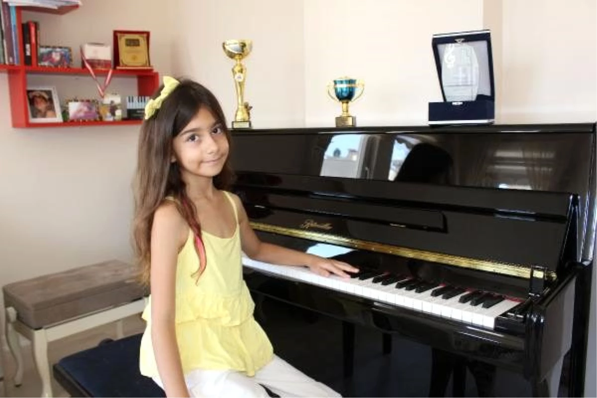 \'Piyanonun Altın Kızı\' Nil: Piyano arkadaşım gibi