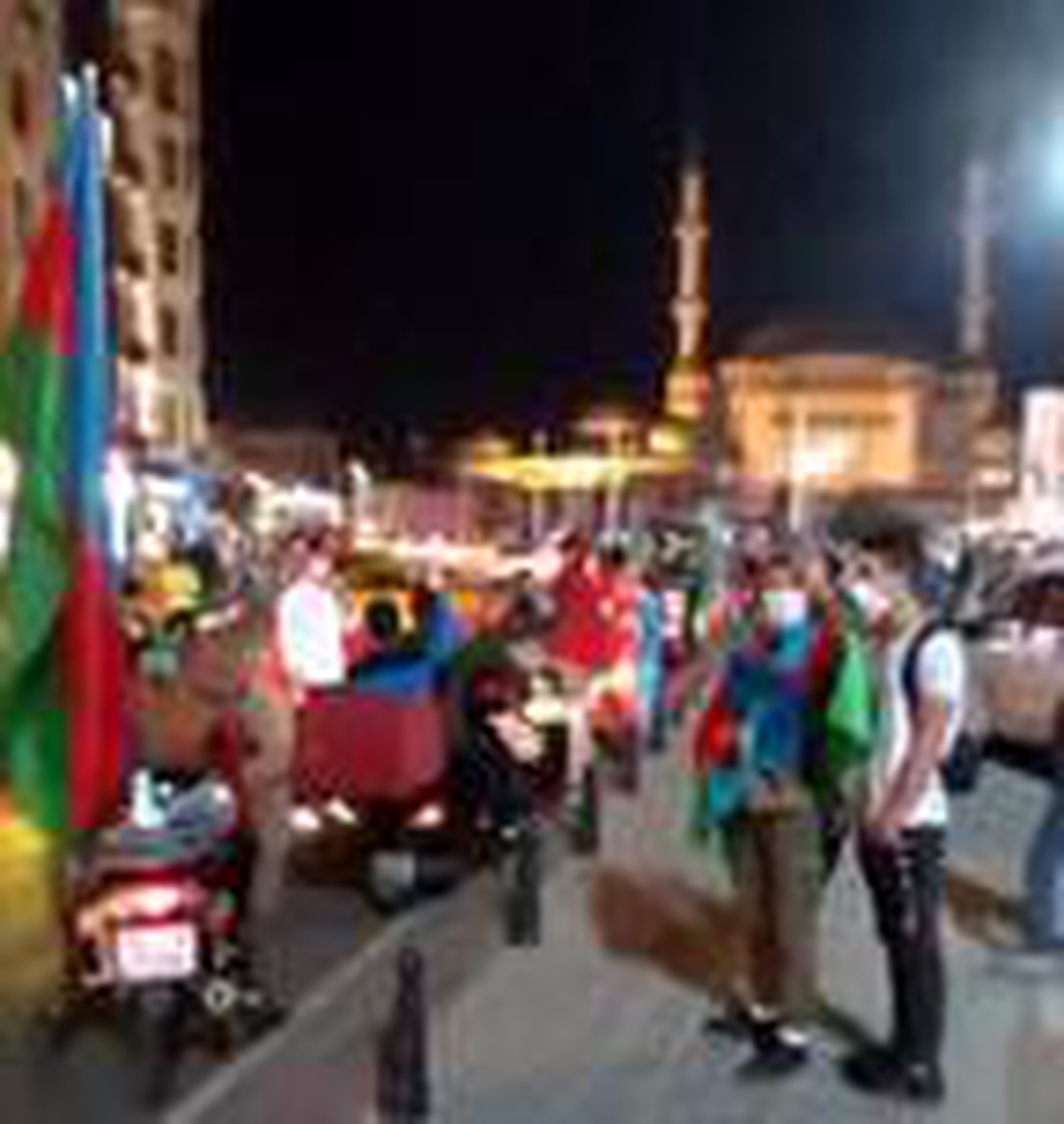 TAKSİM\'DE, AZERBAYCAN\'A DESTEK KONVOYU