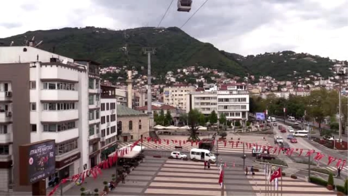 Teleferiğe Türk ve Azerbaycan bayrakları asıldı