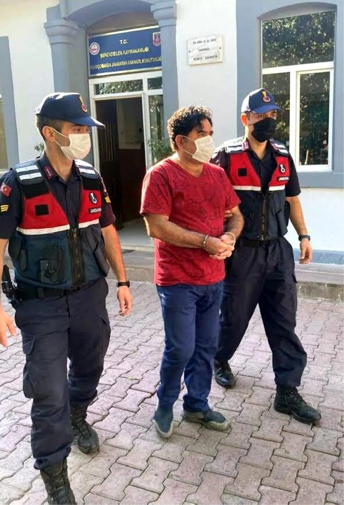 Turgutlu\'da hayvan satma vaadiyle dolandırıcılığa tutuklama