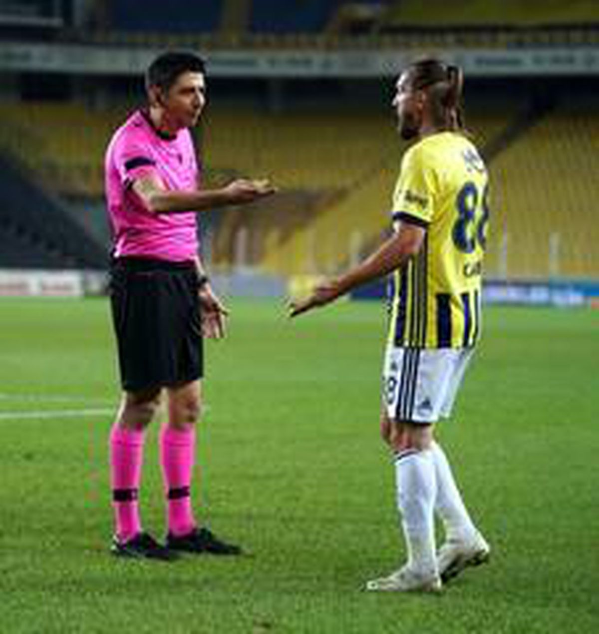 Caner Erkin\'den hakeme tepki