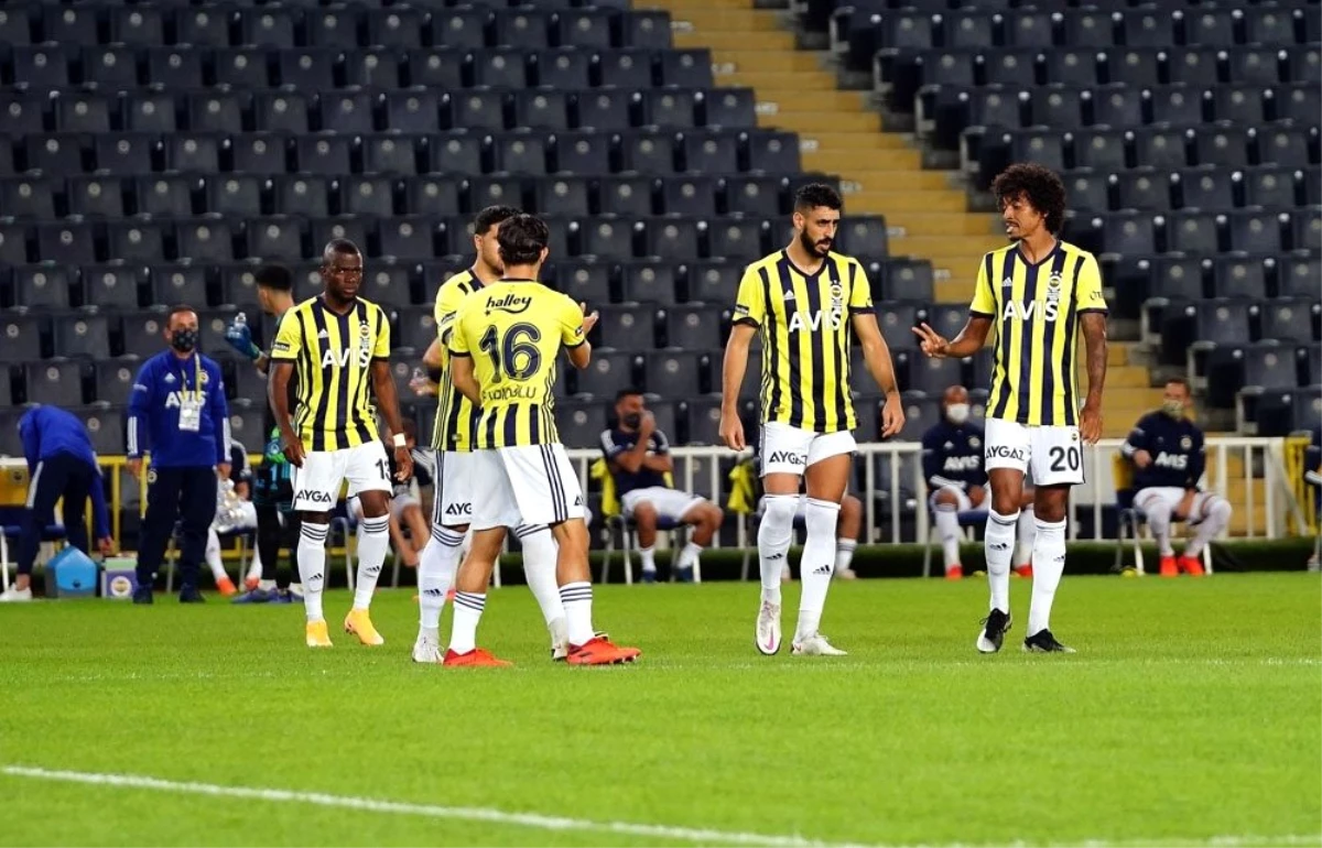 Fenerbahçe\'de 5 futbolcu kadroda yok