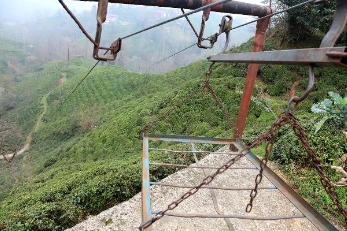 İlkel teleferiğin halatına takılan kadın, 25 metreden düşerek öldü