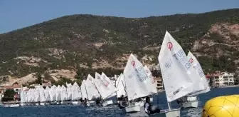 Yelkenciler Foça'da antrenmanlara başladı