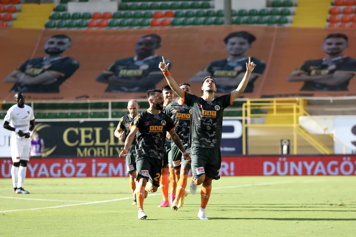 Aytemiz Alanyaspor, ilk 3 maçta gol yemeyen Hatayspor\'u 6-0 mağlup etti