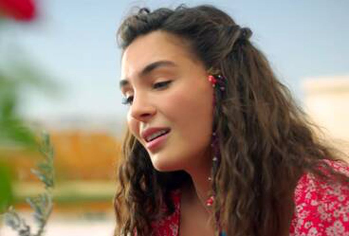 Ebru Şahin sesiyle büyüledi