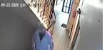 Son dakika: KADIKÖY VE ÜSKÜDAR'DA EVLERDEN HIRSIZLIK YAPAN ŞÜPHELİLER KAMERADA