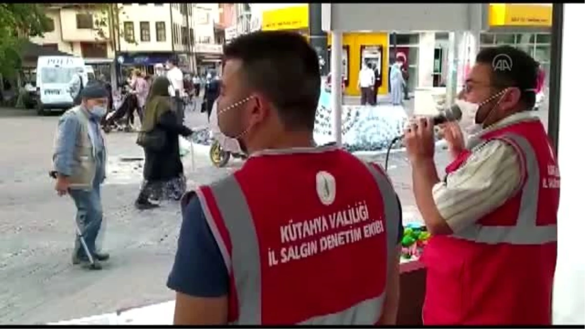 Son dakika! Kütahya\'da maske farkındalığı için çocuklara balon ve düdük dağıtıldı