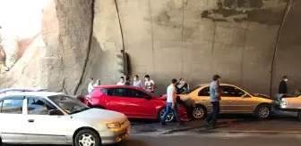 Tünel girişinde zincirleme trafik kazası