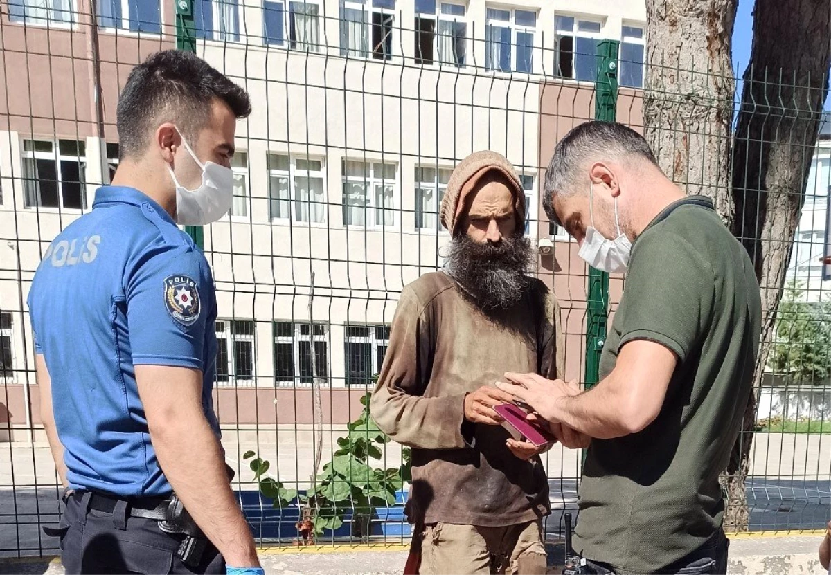 Alman uyruklu İtalyan sığınmacı, dikkat çeken tarzıyla polisleri alarma geçirdi