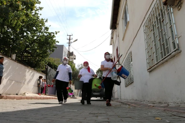 Akhisar'da evde bakım ve temizlik hizmeti takdir topladı