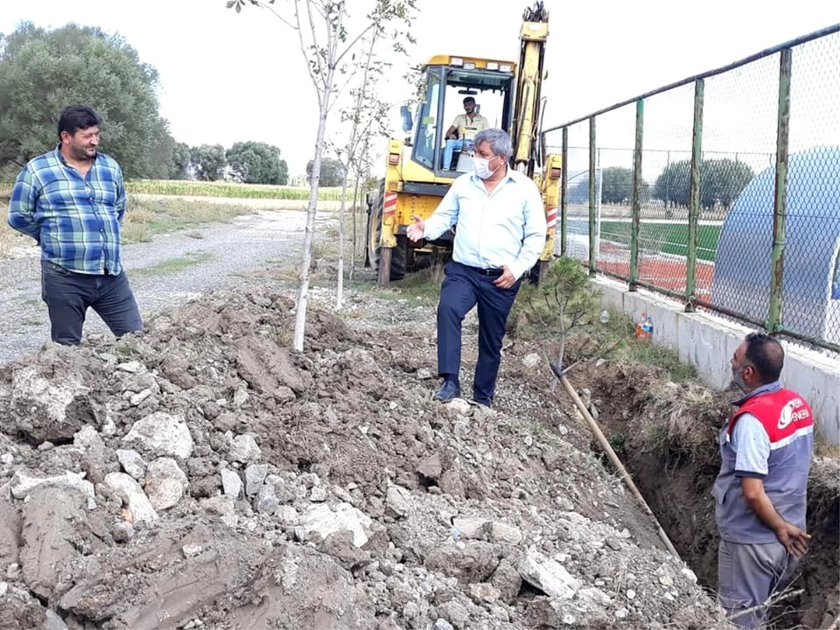 Altıntaş stadında ışıklandırma çalışmaları