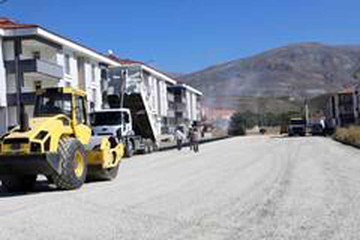 Erzincan\'da yeni imara açılan bölgelerde yol yapım çalışması