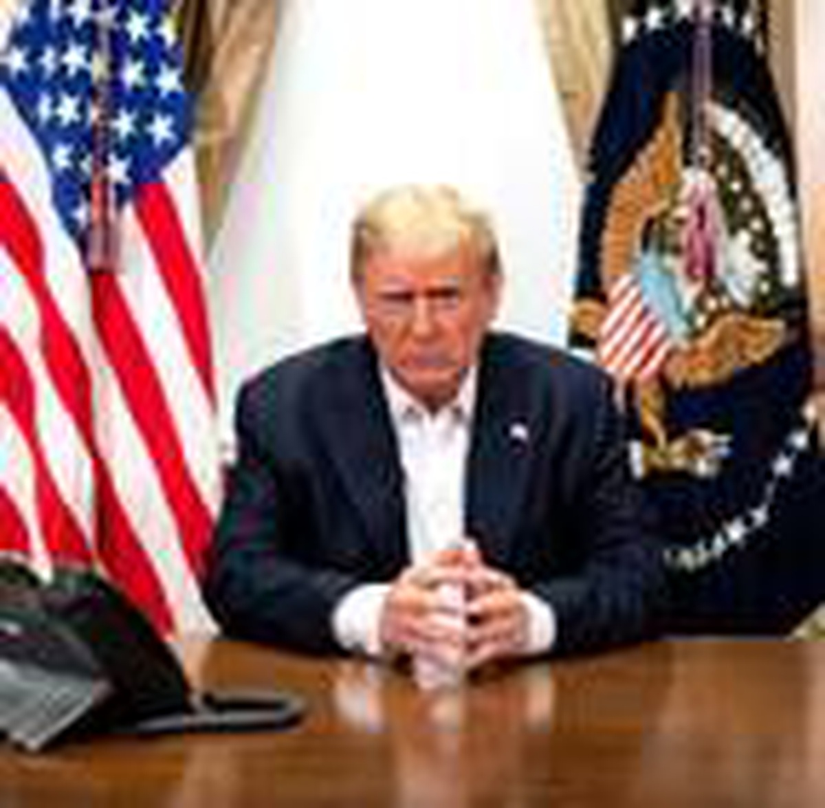 Hastanede tedavi gören Trump\'ın fotoğrafları paylaşıldı