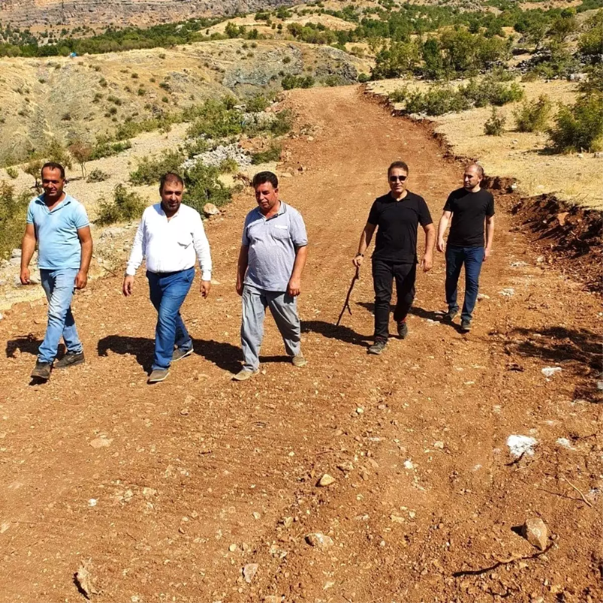 Hayırsever iş adamından Hani ve Dicle arasına yeni yol