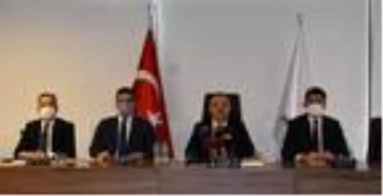 İzmir\'de AK Parti\'den belediye faaliyetleri değerlendirmesi: İki temel sorunda sınıfta...