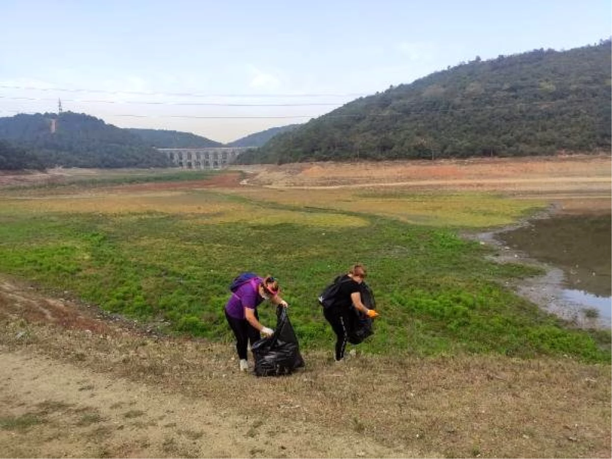 Kadınlar, Şehir Ormanı\'nda 150 poşet çöp topladı