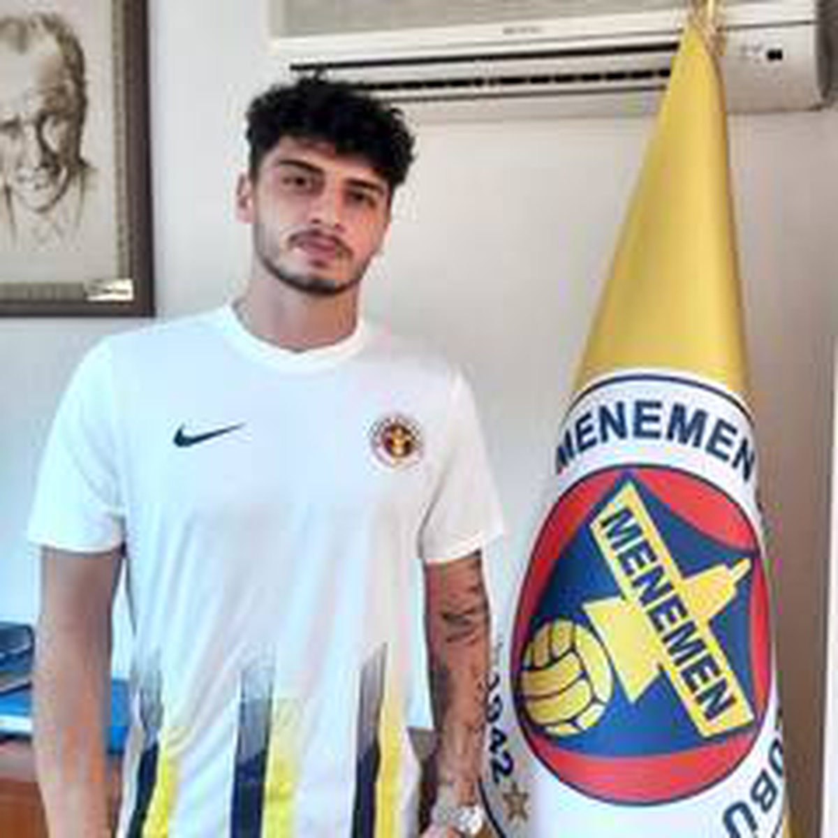 Menemenspor, Burak Albayrak\'ı kiraladı