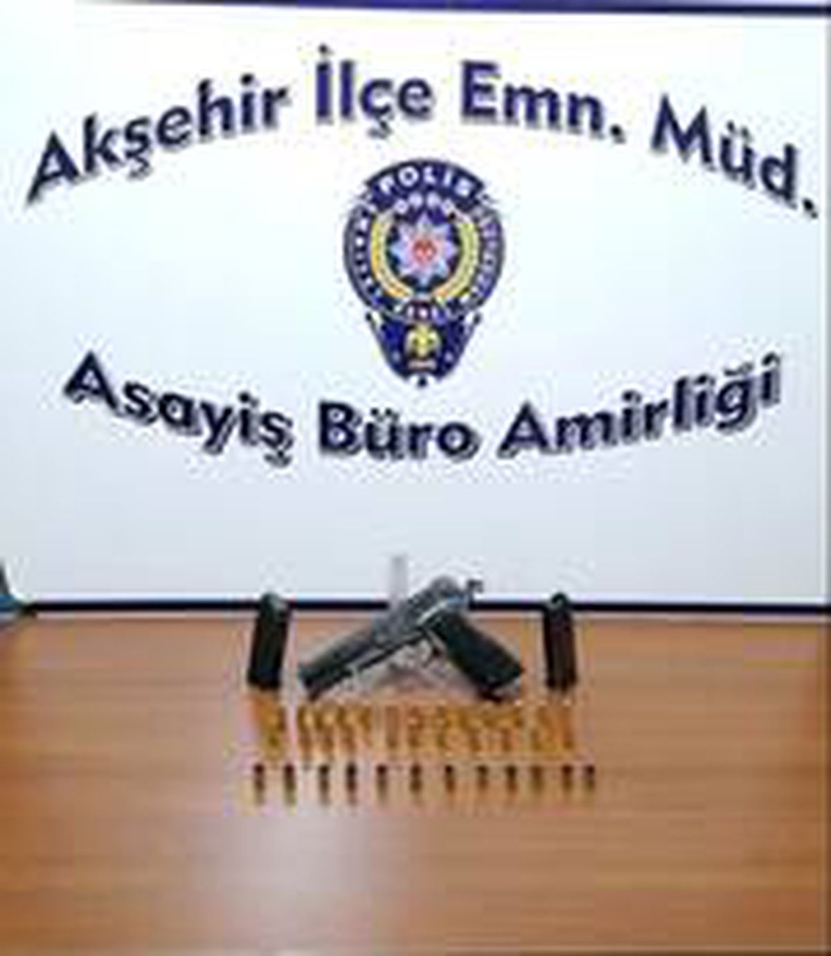 Polis araç içerisinden havaya ateş eden şüpheliyi yakaladı
