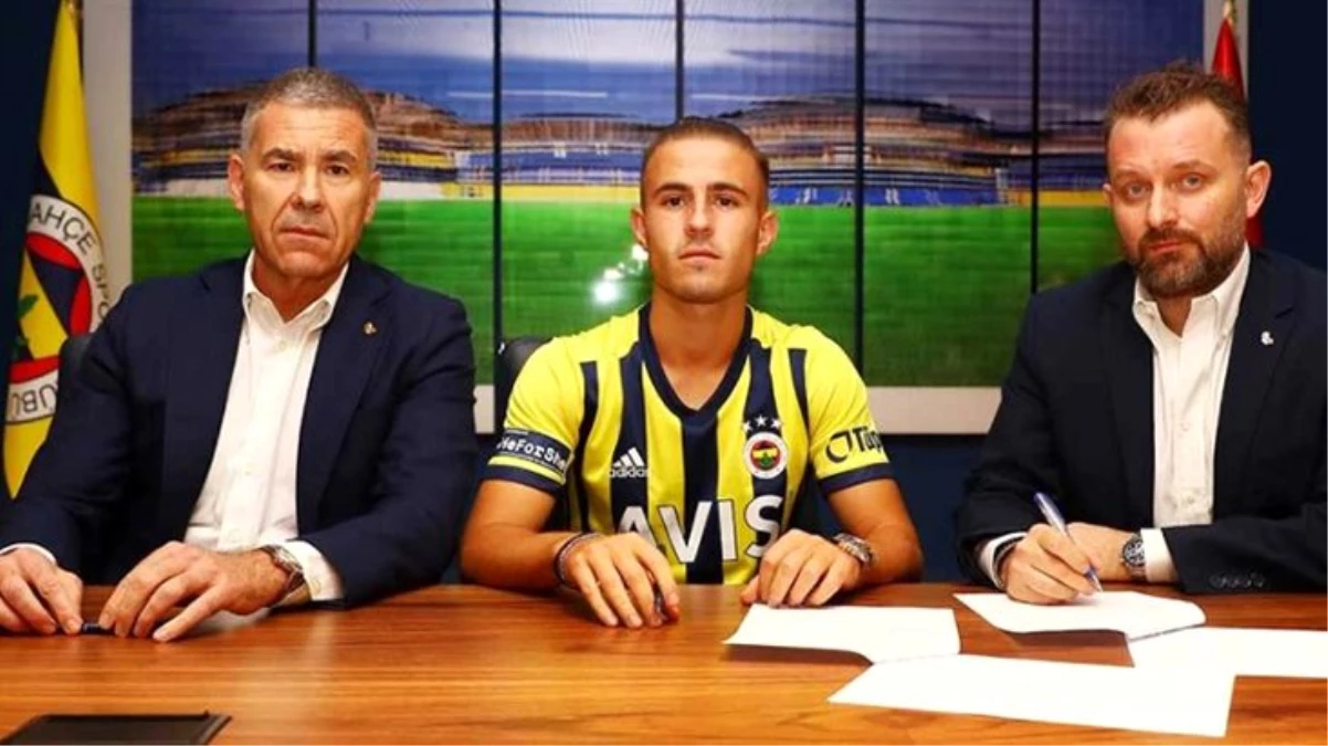 Son Dakika: Yunan futbolcu Pelkas, resmen Fenerbahçe\'de
