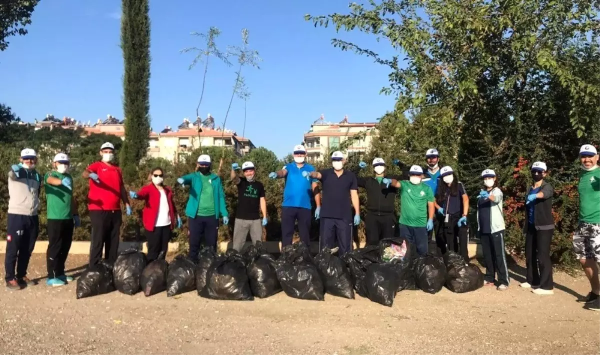 Sporla çevre temizliği yaptılar