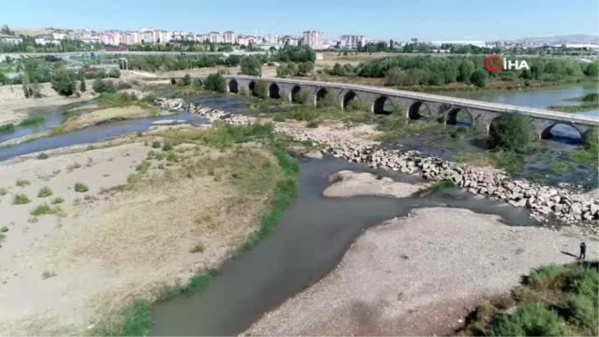 Türkiye\'nin en uzun nehrinde su seviyesi düştü