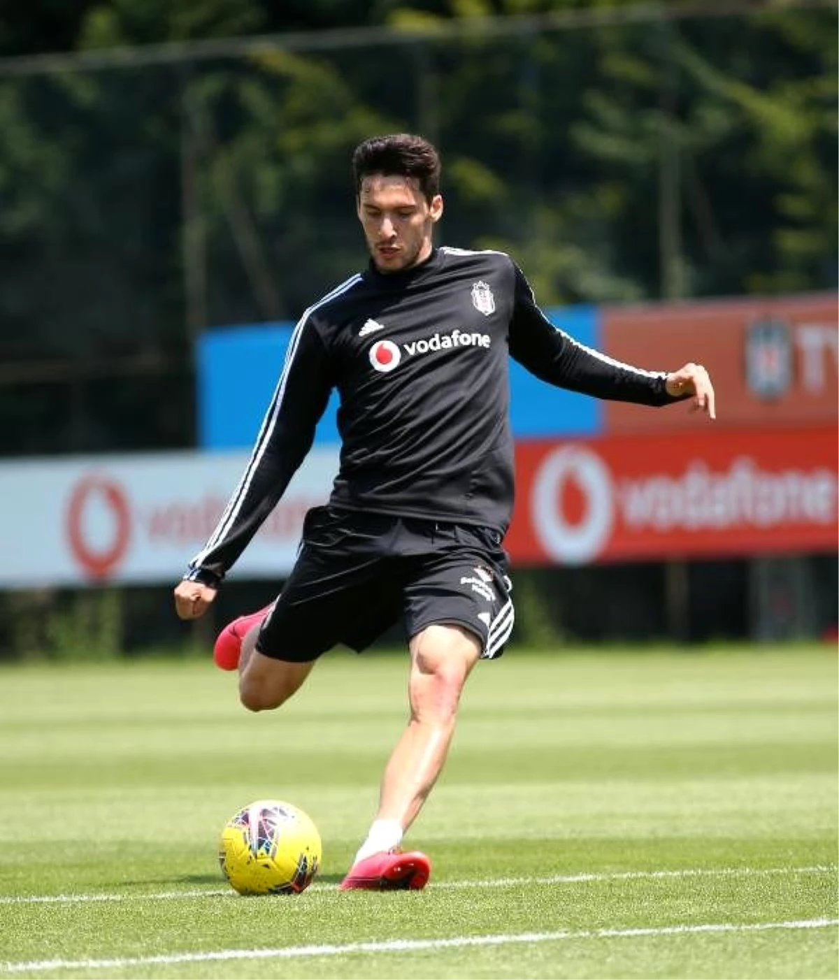 Umut Nayir, Beşiktaş\'a veda etti