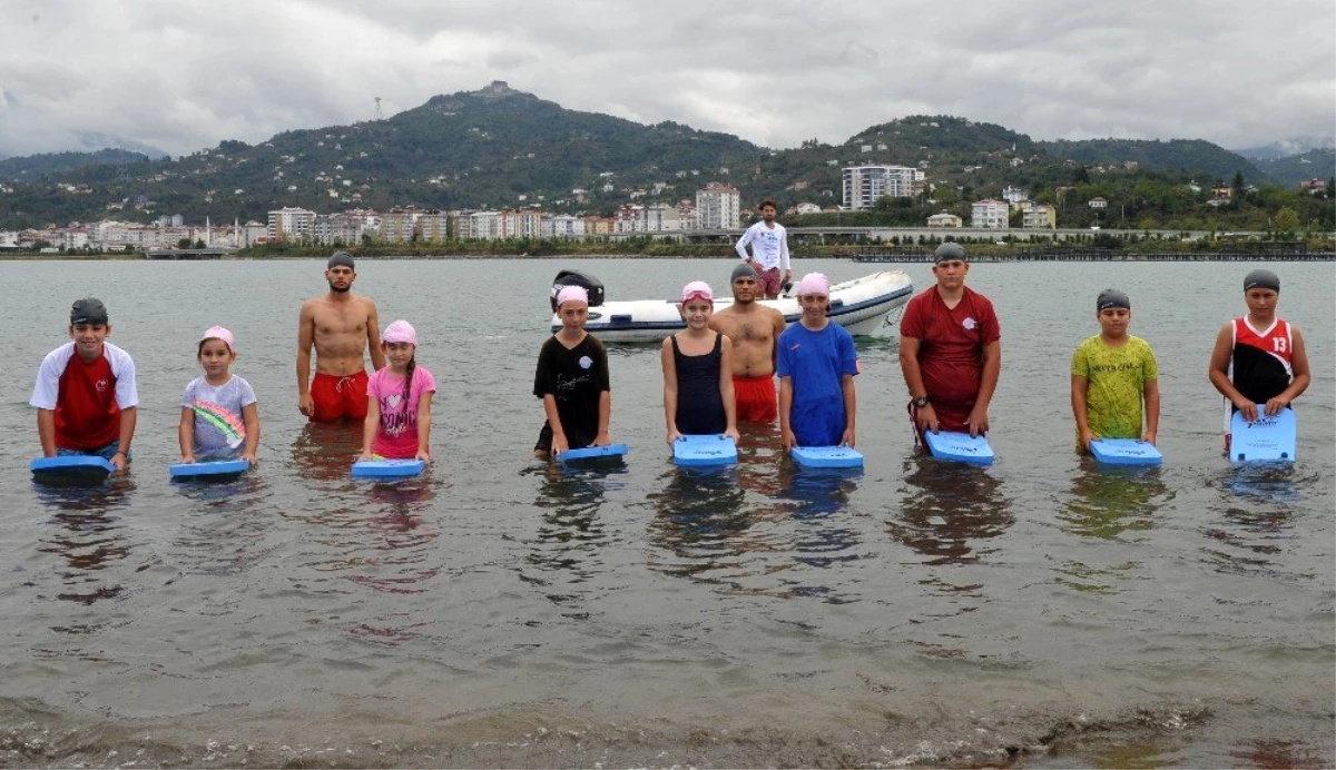 Trabzon\'da "Yüzme Bilmeyen Kalmasın" projesine ilgi sürüyor