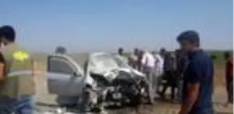Kafa kafaya çarpışan iki otomobil hurdaya döndü! Feci kazada 3 can gitti