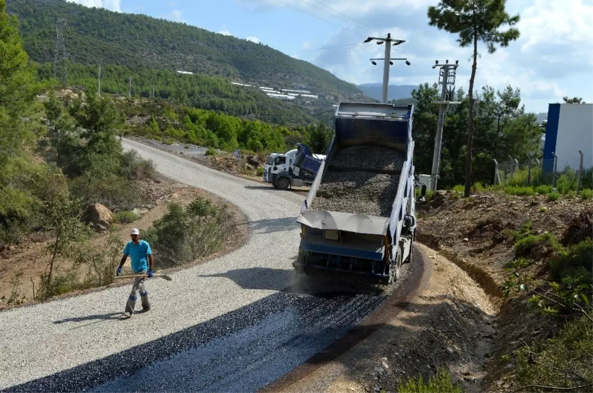 Alanya Demirtaş-Büyükpınar-Yeşilöz yolu asfaltlanıyor