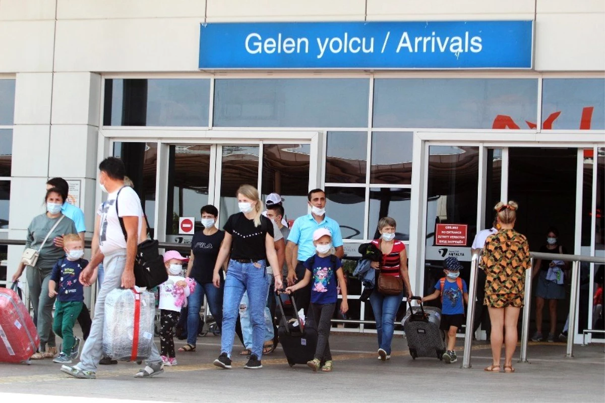 Antalya, tarihin en kötü turizm sezonunu 3 buçuk milyon turistle kapatabilir