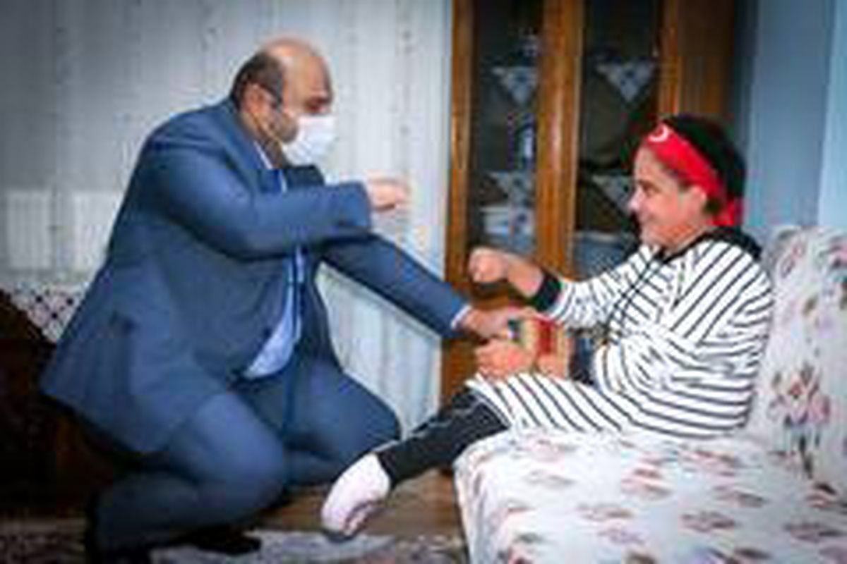 Başkan Orhan\'dan engelli öğrenciye çat kapı ziyareti