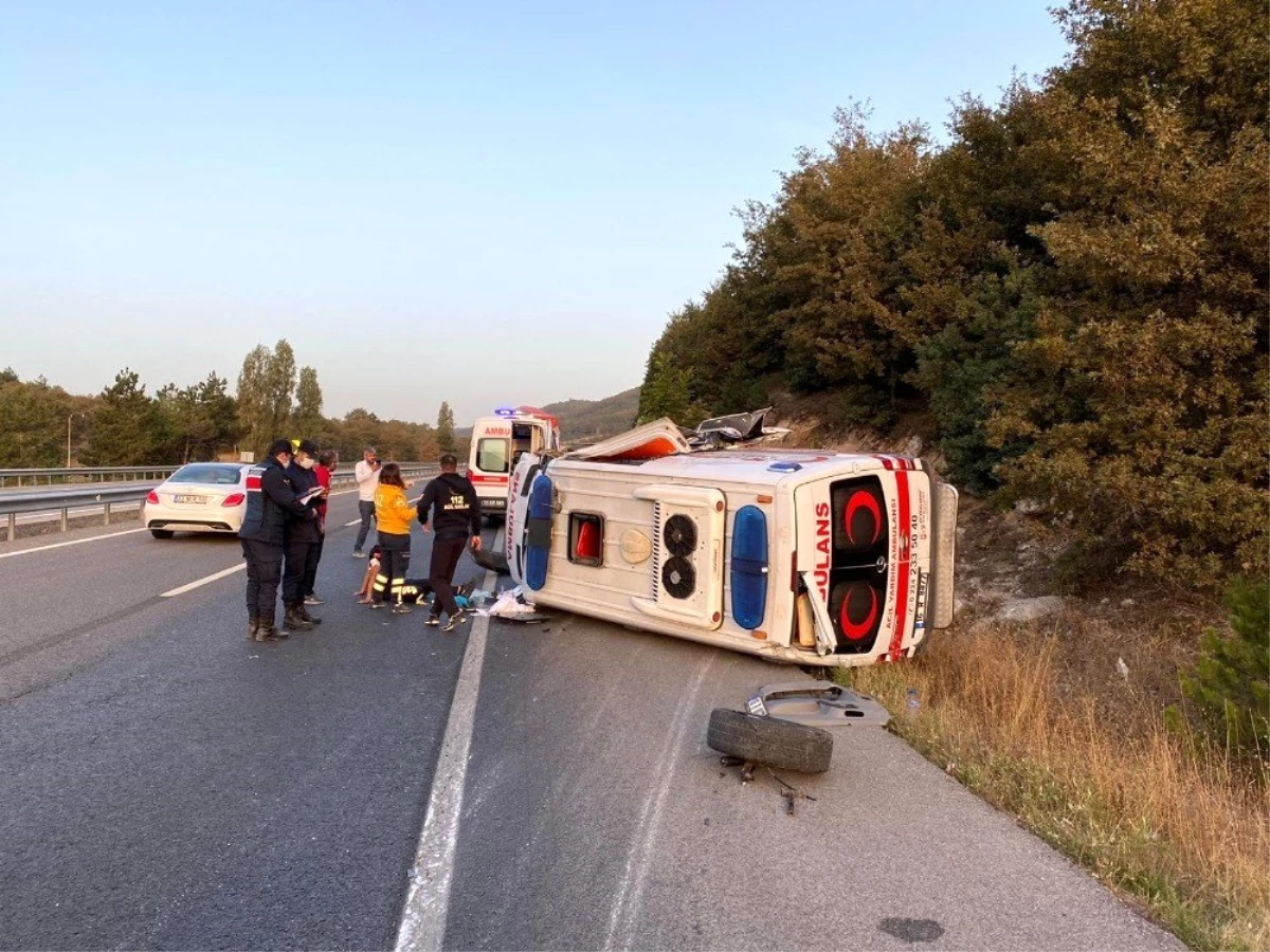 Son dakika haberleri... Bilecik\'te ambulans çekiciye çarptı: 2 yaralı