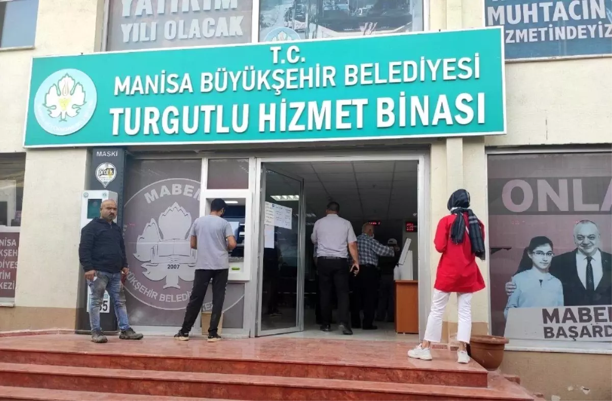 Büyükşehirin Turgutlu hizmet binası yeni yerinde