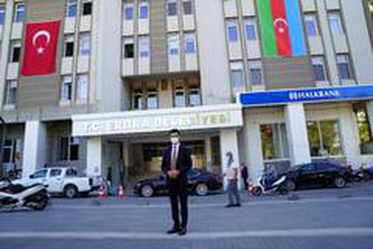 Erbaa, Azerbaycan bayrakları ile süslendi