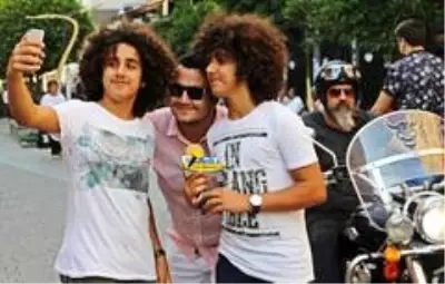 Hobi olarak başlamıştı şimdi milyar izlenmeye sahip