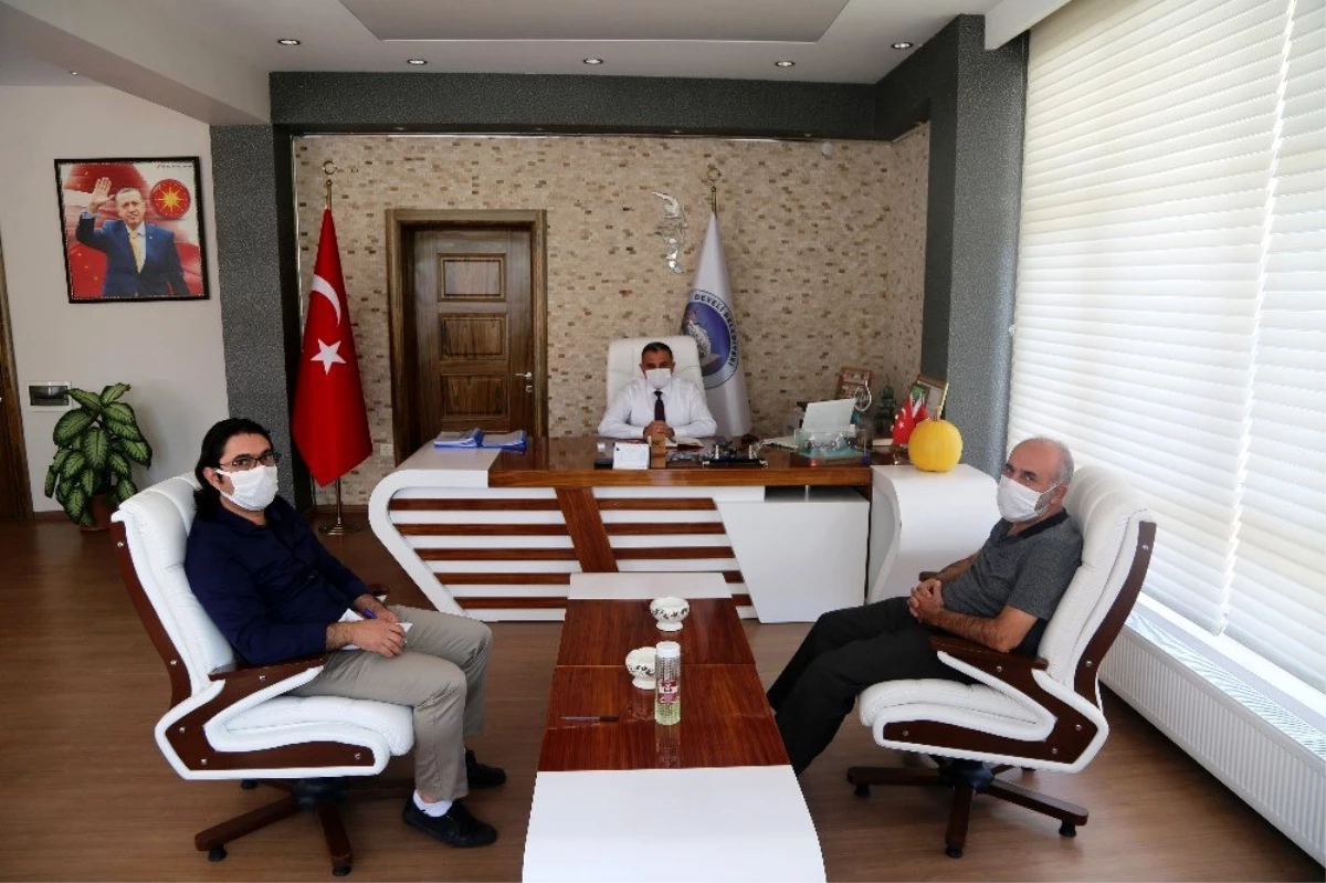 Kayseri Üniversitesi hocalarından Başkan Mehmet Cabbar\'a teşekkür ziyareti