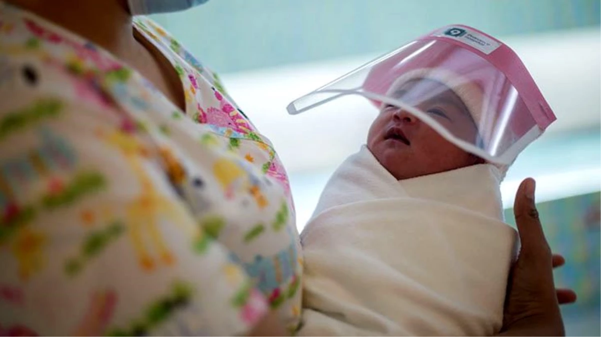 Bebeği olanlara 10 bin dolara kadar yardım yapan Singapur, salgında çocuğu olana bir seferlik ek ödeme yapacak