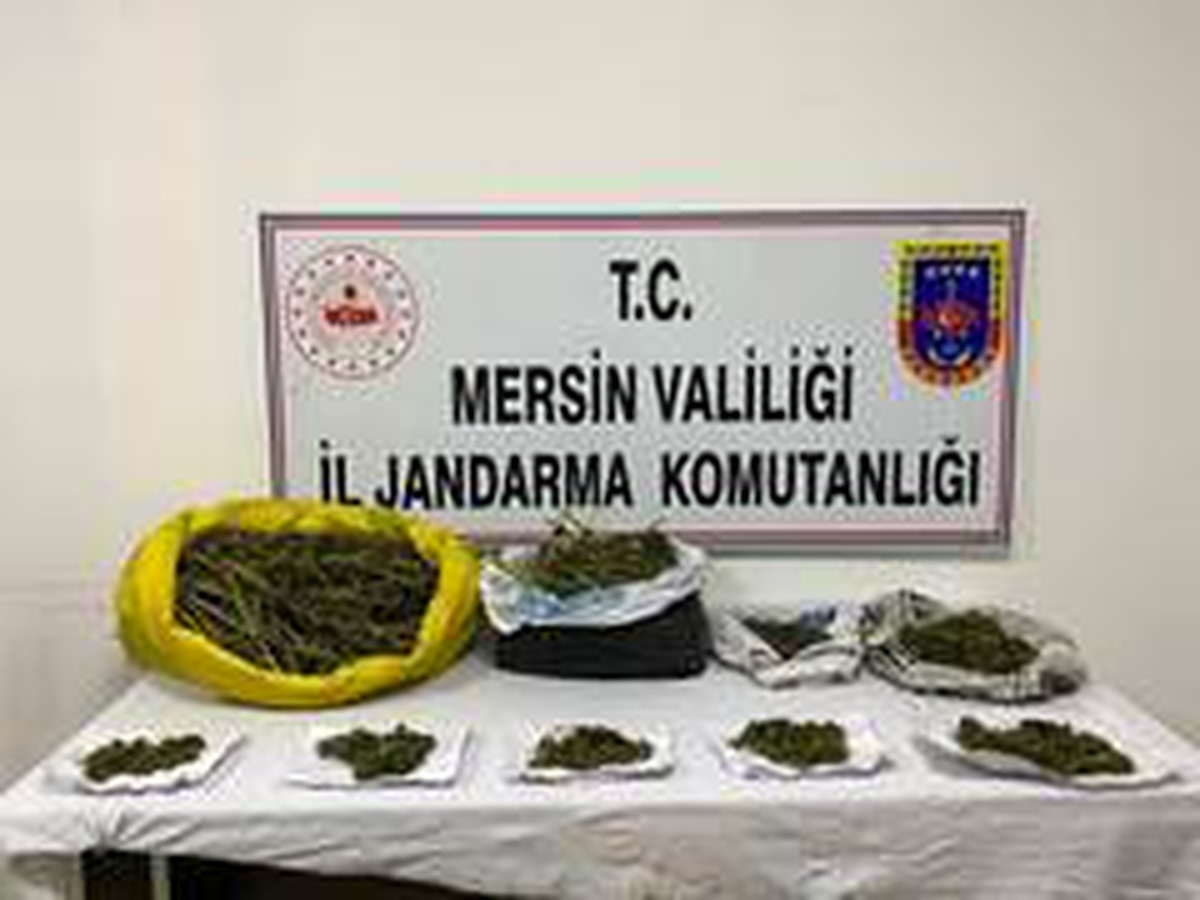 Motosikletli uyuşturucu satıcısı suçüstü yakalandı