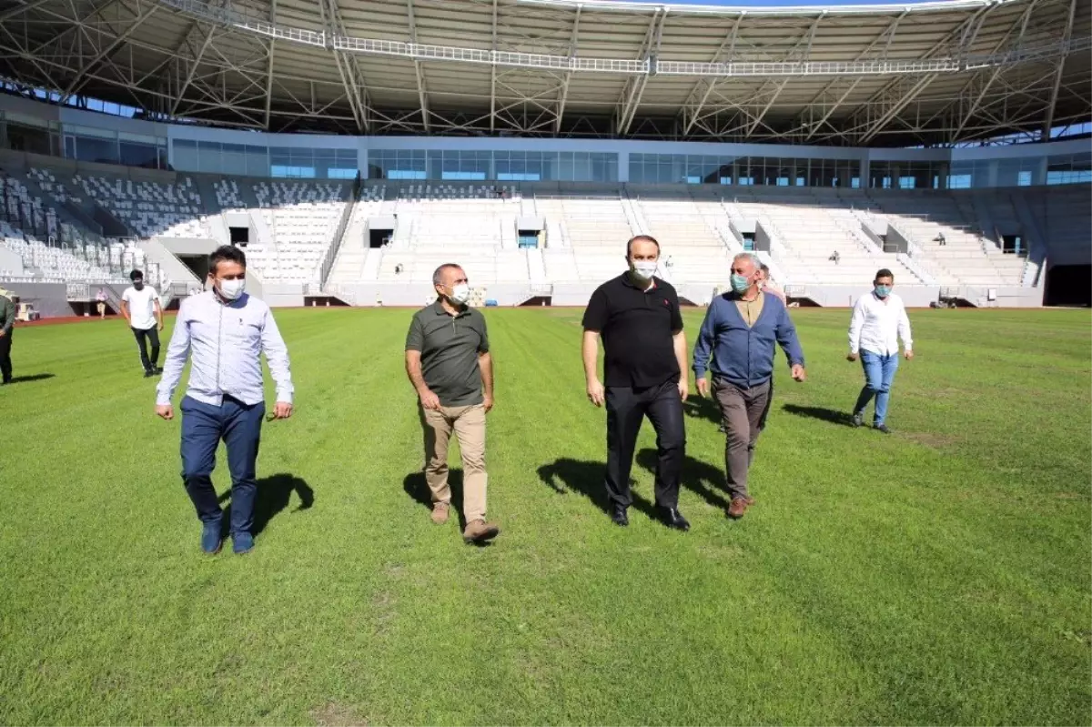 Yeni Ordu Stadı\'nın koltukları takılmaya başlandı