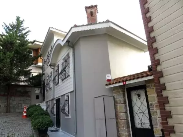Son dakika&hellip; Can Dündar’ın el konulma kararı verilen Çengelköy’deki