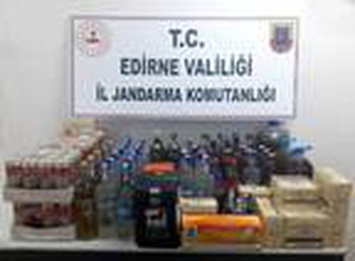 Edirne\'de kaçak içki, sigara ve çay ele geçirildi